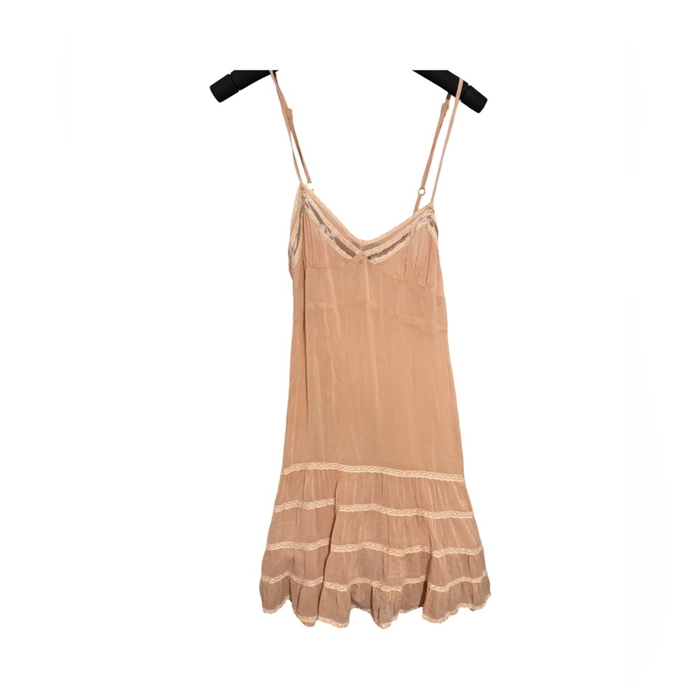 Kiki de Montparnasse Silk Elegant Nude-Pink Slip Lace-Trim detail.